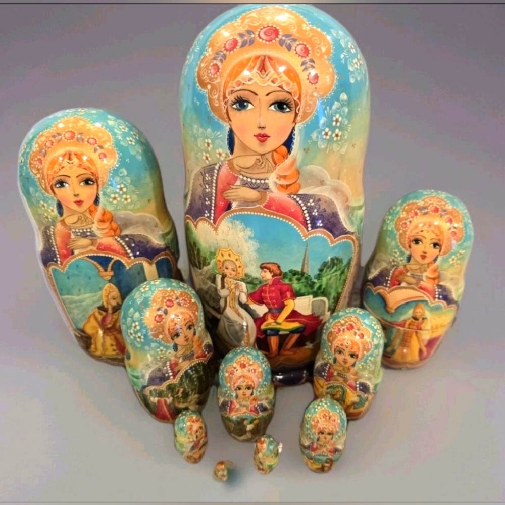 Incredible 10 Pc Wooden Russian Matryoshka Stacking Doll Set-Hand Painted (1999)